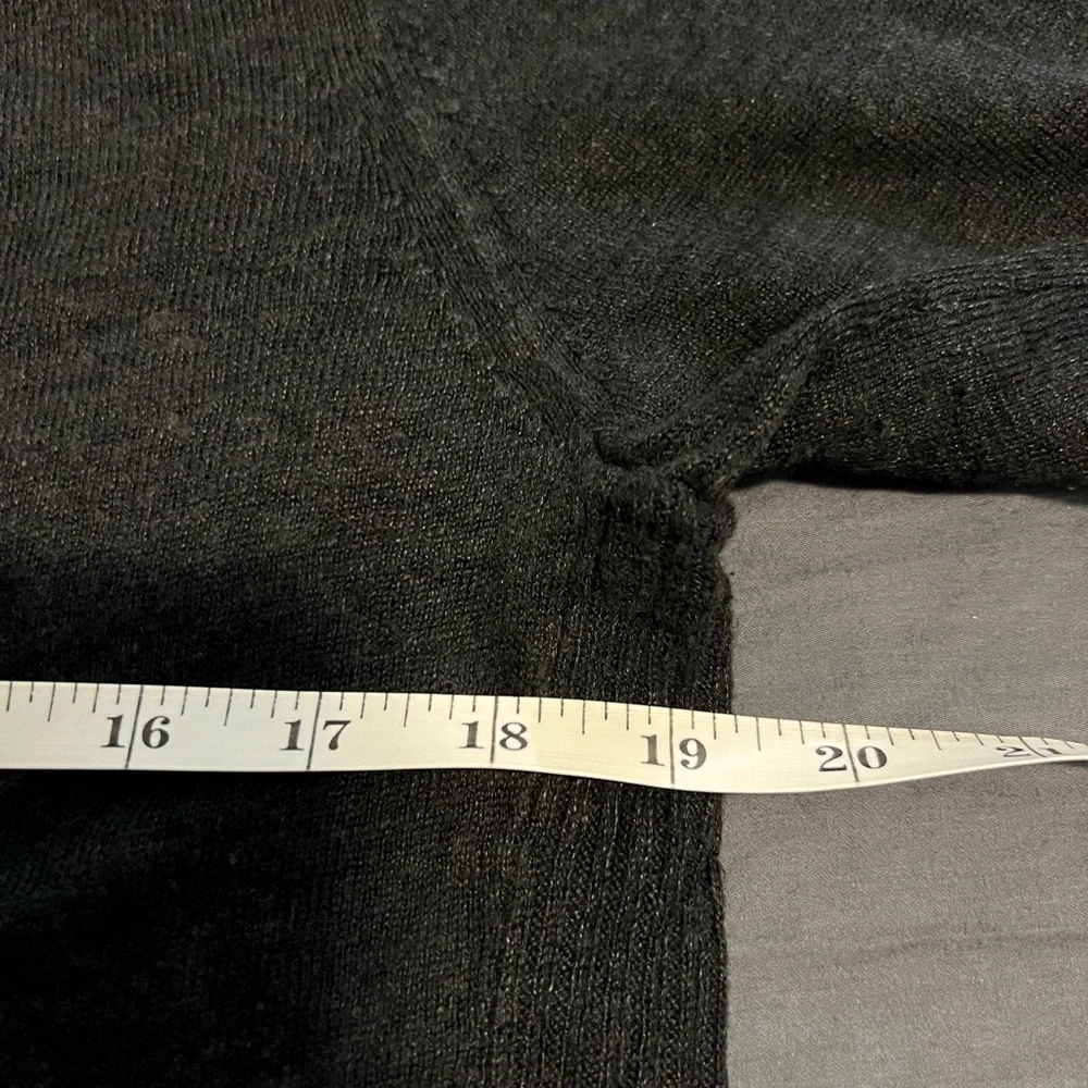 Banana Republic Cardigan - Picture 5 of 6